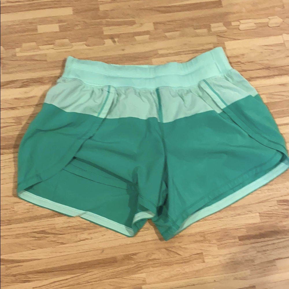 Lululemon two toned mint and grass green shorts